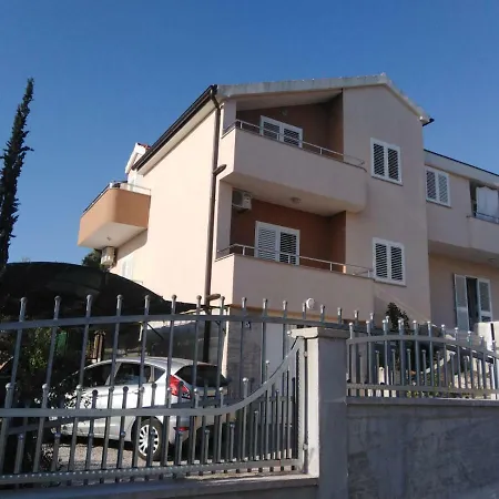 Home4u Apartment